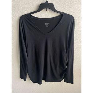 ❤️Ingrid & Isabel Ruched Sides Maternity Top